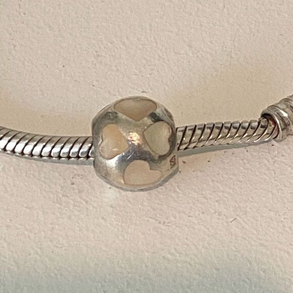 Authentic Pandora Mother Of Pearl Hearts Charm - Picture 1 of 2